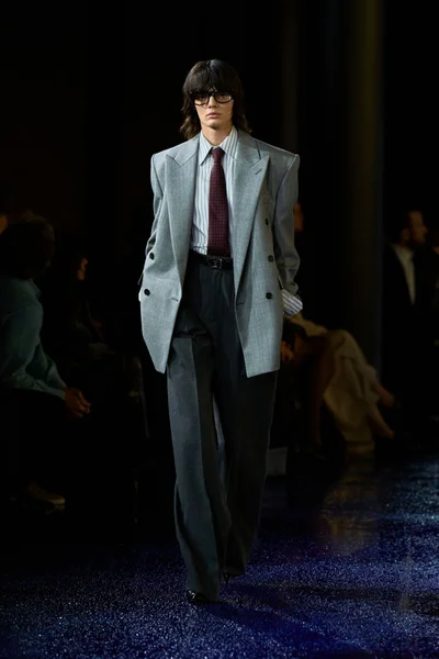 Look 8
